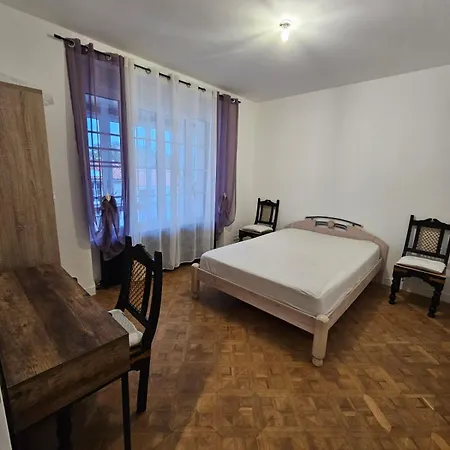 Maison Atypique Coeur De 9 Couchages Holiday home La Garnache