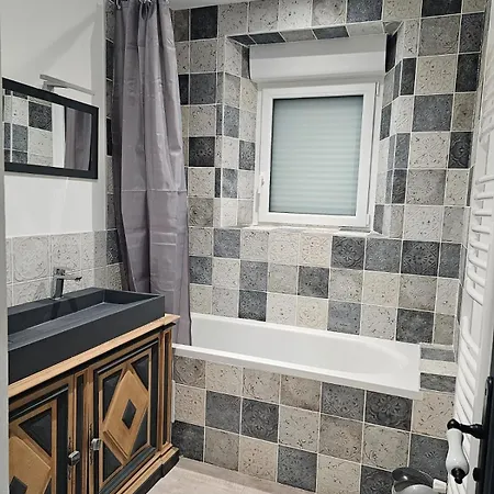 Дом отдыха Maison Atypique Coeur De 9 Couchages La Garnache